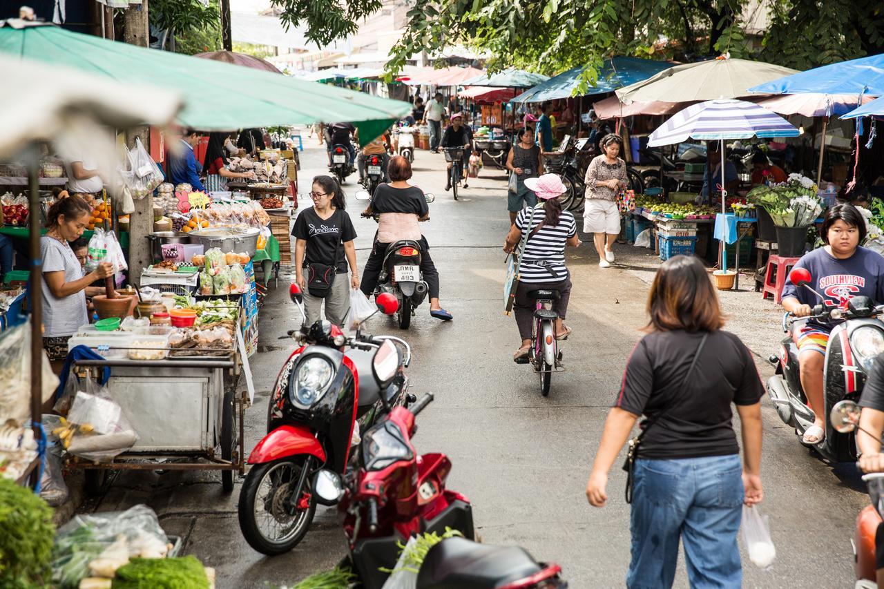 Twentynine Kv Apartel Nonthaburi Esterno foto